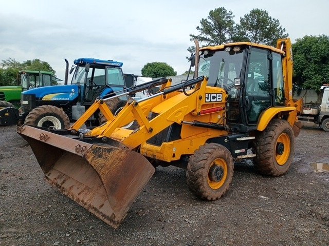 JCB 3CX RETRO ESCAVADEIRA ANO 2021/2021