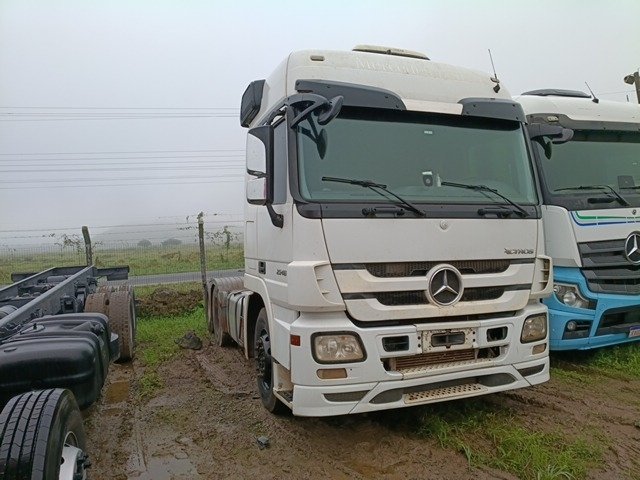 MERCEDES-BENZ - ACTROS 25 ANO 2010 / 2011